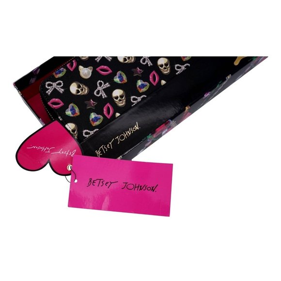 Betsey Johnson 3 Piece set - Wallet & 2 Earrings Pairs of Earrings - Picture 5 of 8